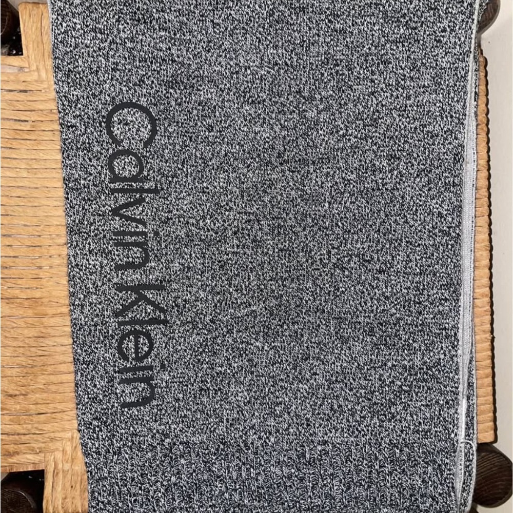 Reversible Calvin Klein Scarf